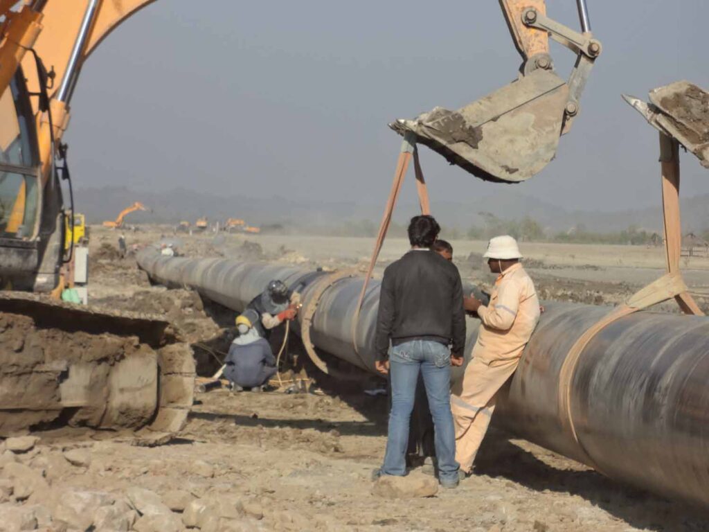 ပိုက်လိုက် သွယ်တန်းမှုကြောင့် ဆည်ဘောင်များ ပျက်စီးကာ စိုက်ပျိုးမြေဧက ၇၀၀ကျော် ဆားငန်ရေလွှမ်းမိုးသွား။  စပါးမစိုက်ပျိုးခဲ့ရသော်လည်း နစ်နာကြေးမရရှိ