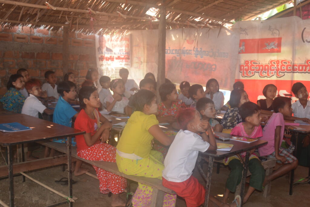 ရခိုင်ပြည်တွင် မြို့နယ် (၅) ခု၌သာ ကျောင်များ ဖွင့်လှစ်သင်ကြားနိုင်